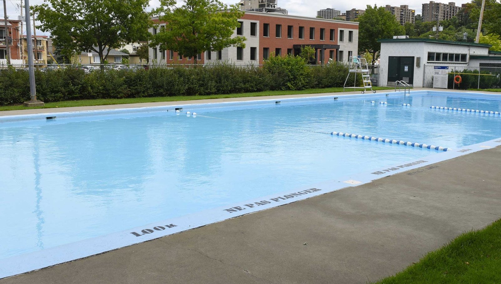 Pool at Parc Dollard-Des Ormeaux