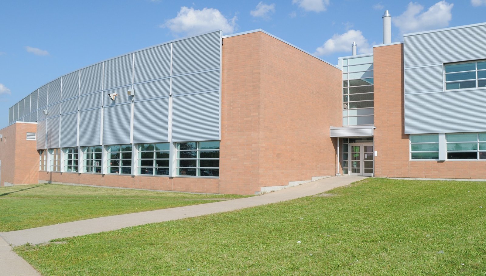 Pool at École L'Odyssée